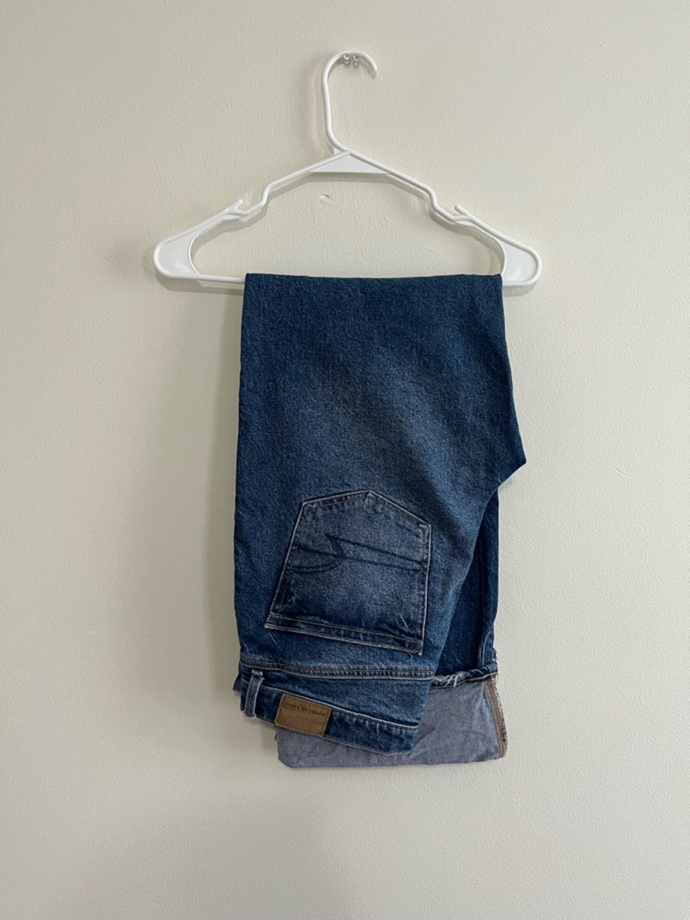 American Eagle Outfitters Men’s Straight Jeans in Dark Blue Denim